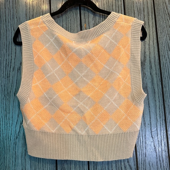 No comment women sleeveless short sweater - Picture 2 of 4